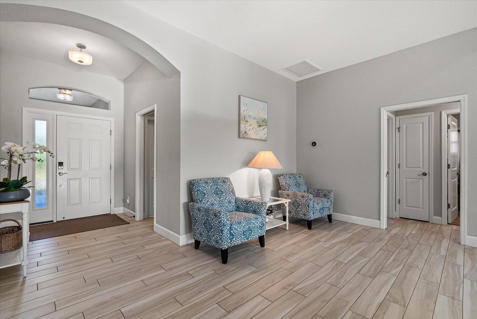 ROTONDA LAKES - Residential