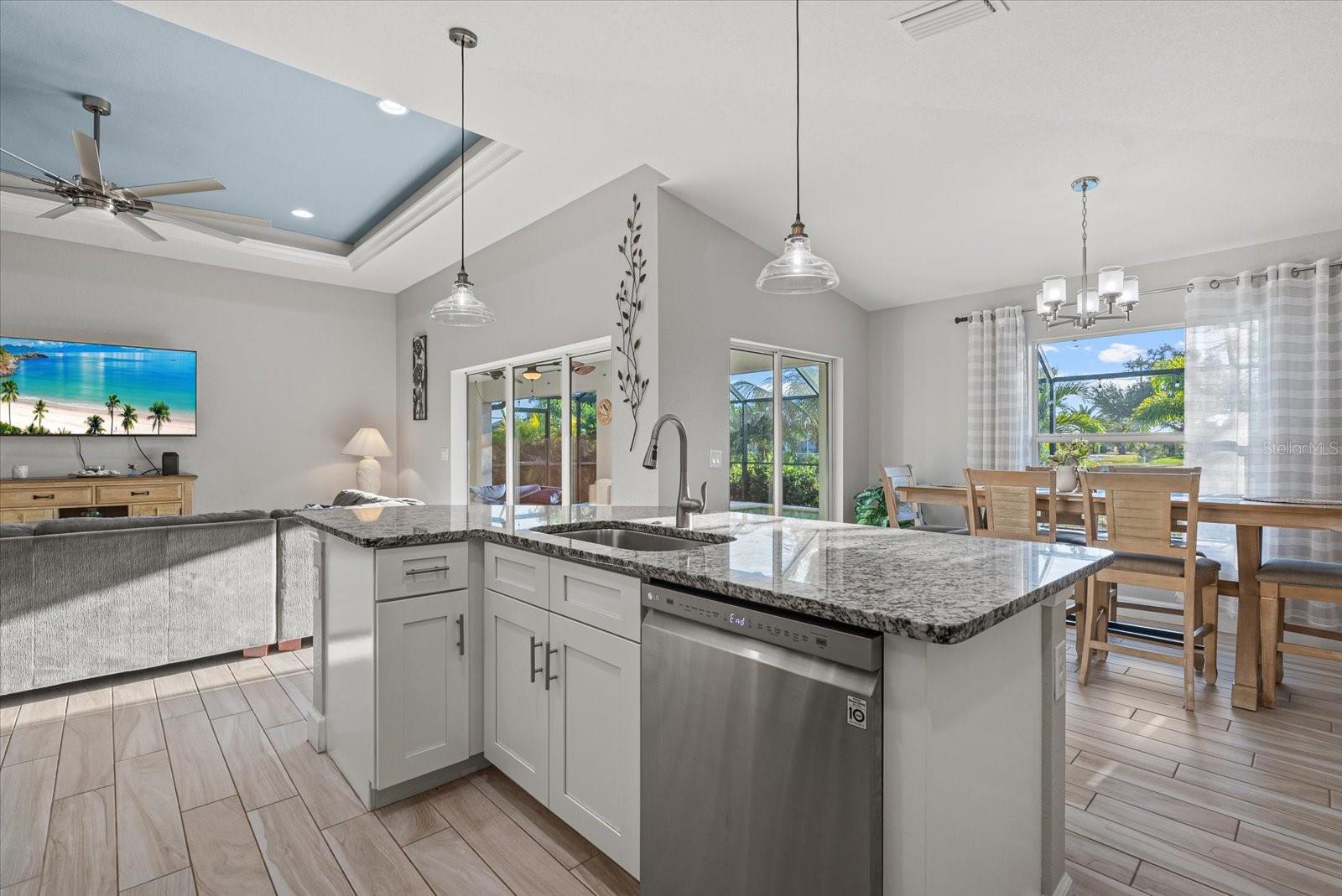 ROTONDA LAKES - Residential