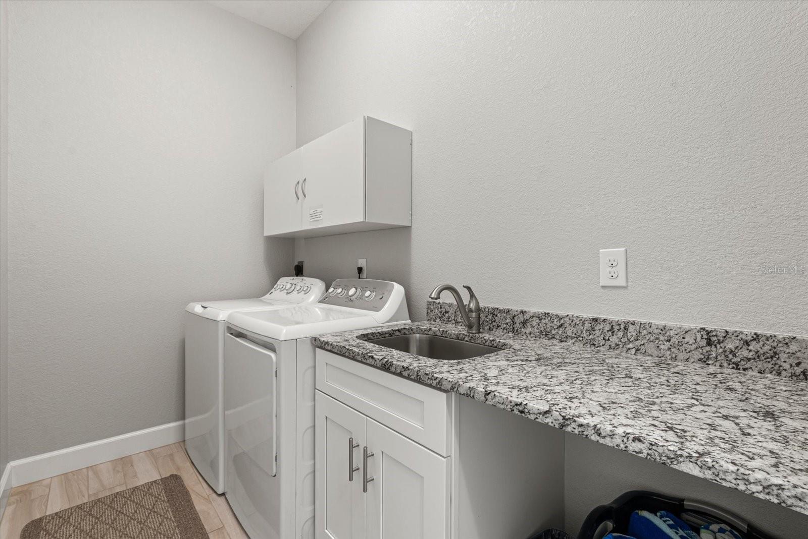 ROTONDA LAKES - Residential