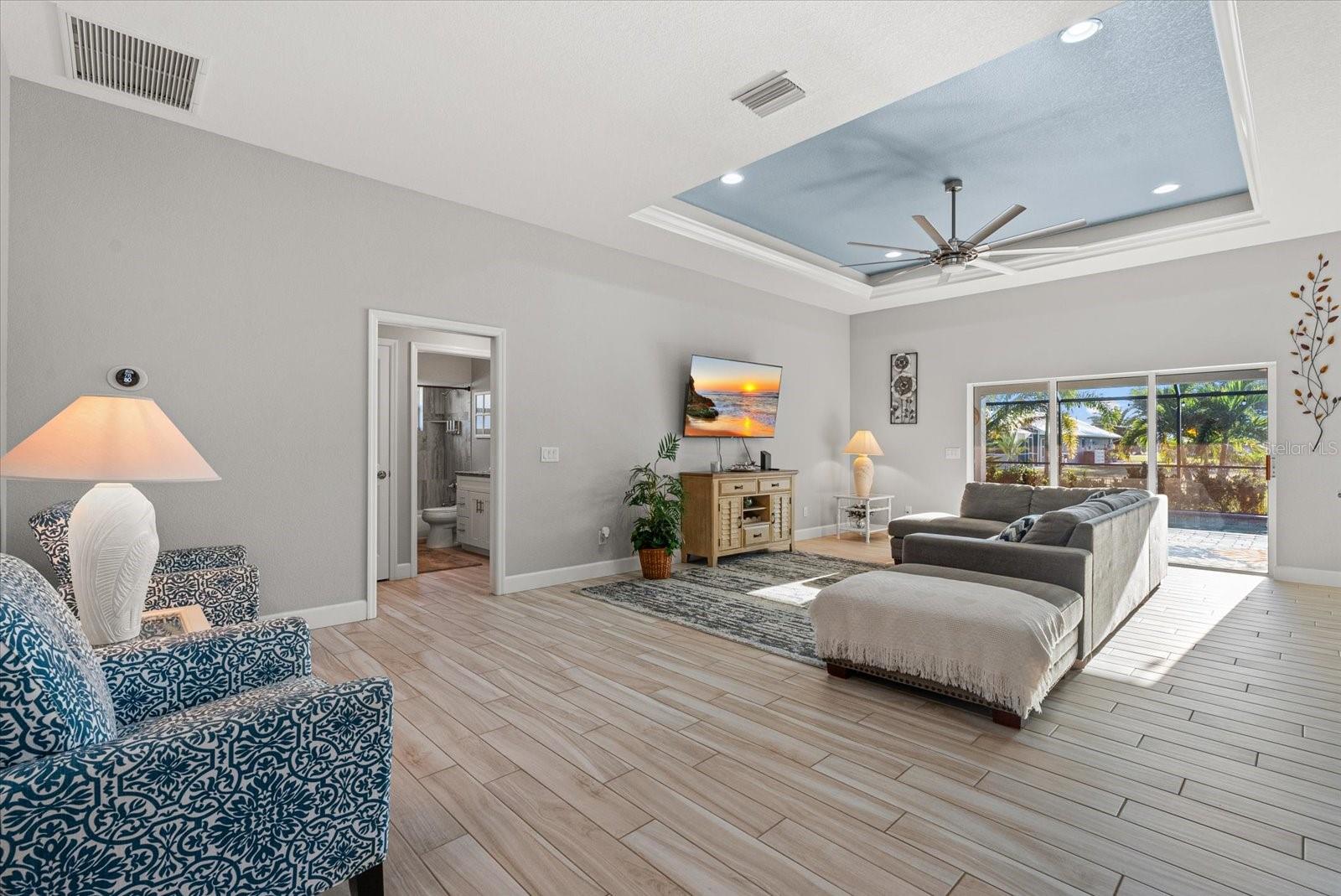 ROTONDA LAKES - Residential