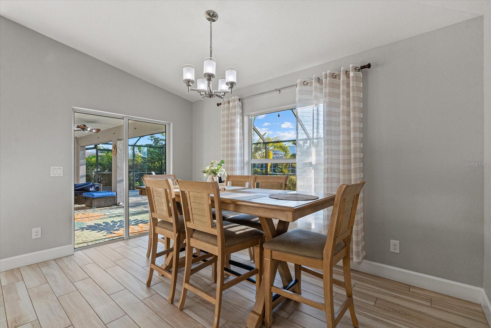 ROTONDA LAKES - Residential