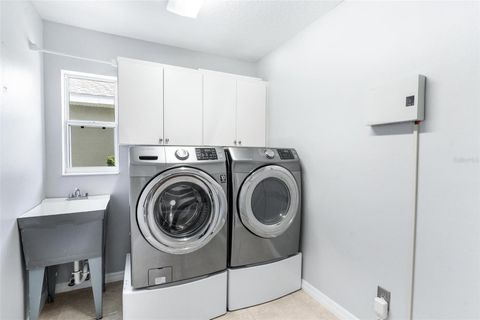 Tiny photo for 5565 Bounty Circle, Tavares, FL 32778 (MLS # G5105882)