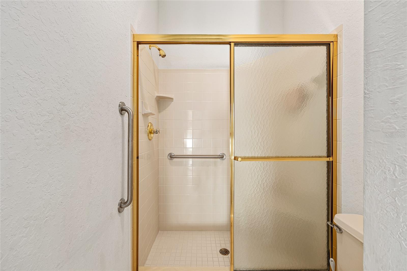 OAK RUN LAUREL OAKS - Residential