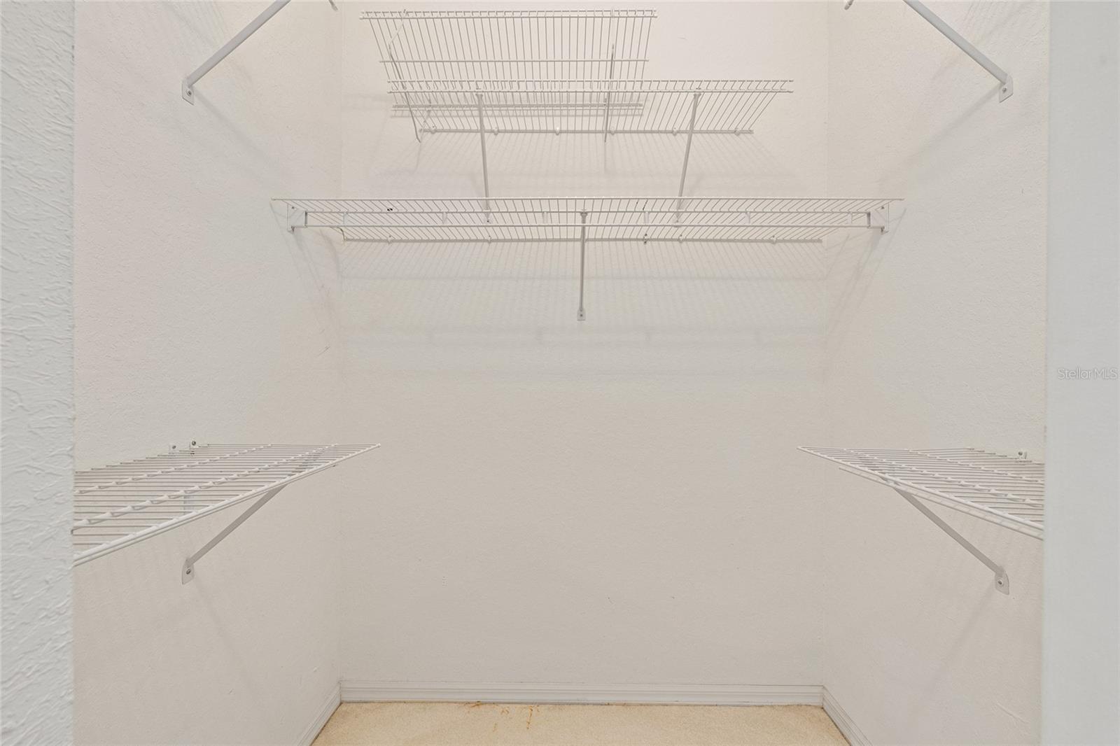 OAK RUN LAUREL OAKS - Residential