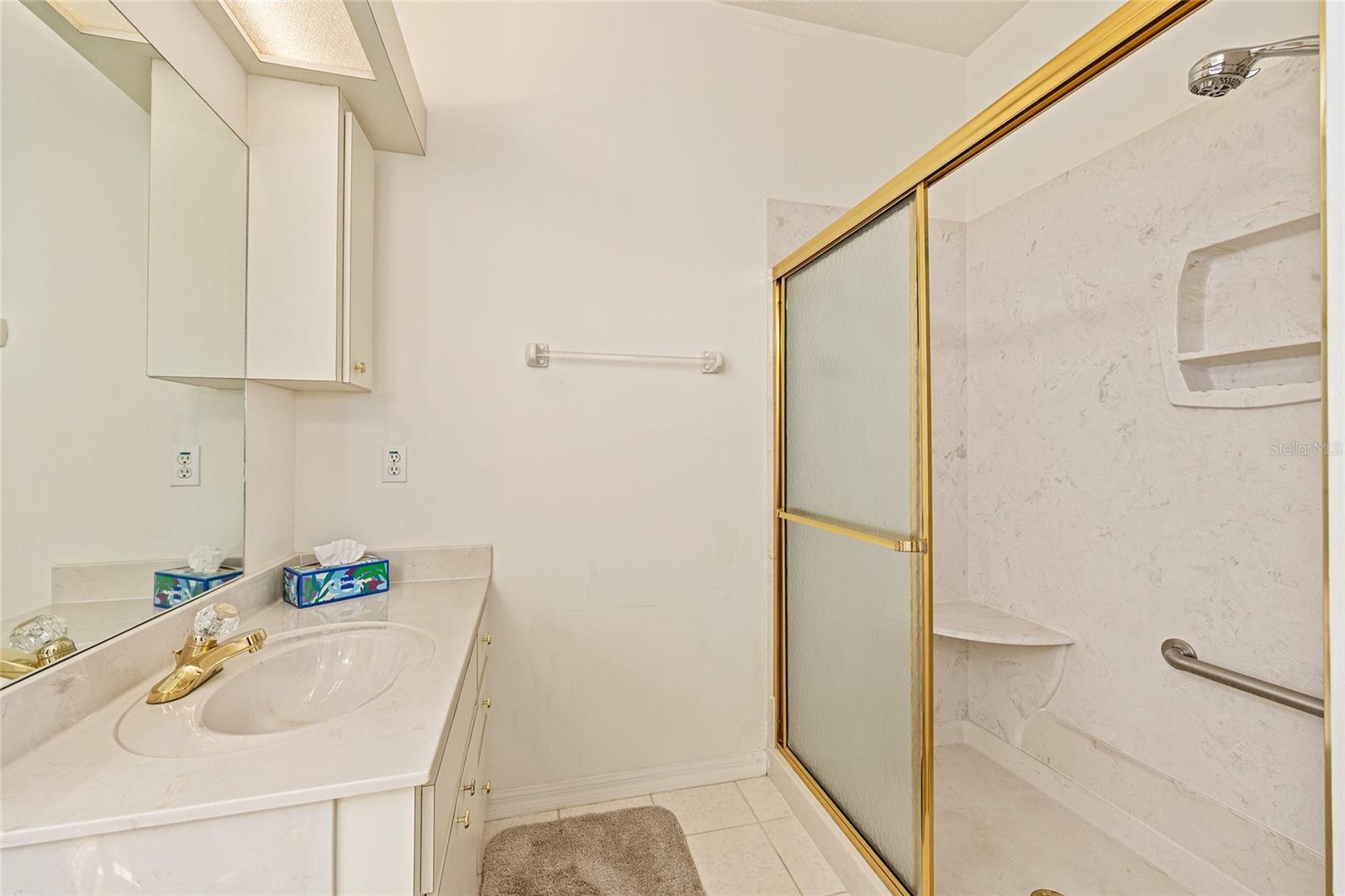 OAK RUN LAUREL OAKS - Residential