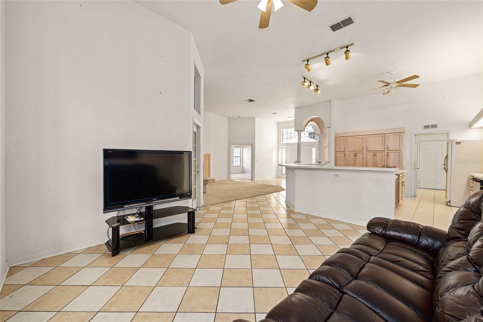 OAK RUN LAUREL OAKS - Residential