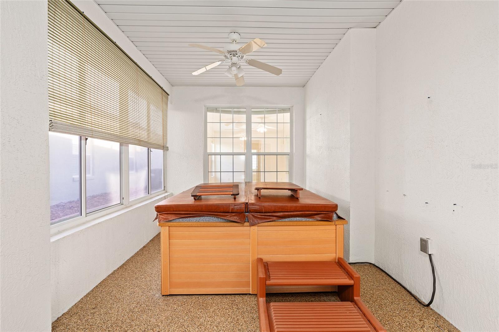 OAK RUN LAUREL OAKS - Residential