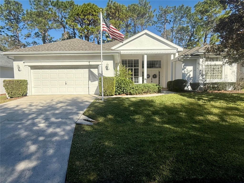 Photo of 11621 SW 72nd Circle, Ocala, FL 34476 (MLS # OM714167)