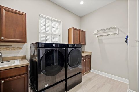 Tiny photo for 523 W Blue Water Edge Drive, Eustis, FL 32736 (MLS # O6410737)