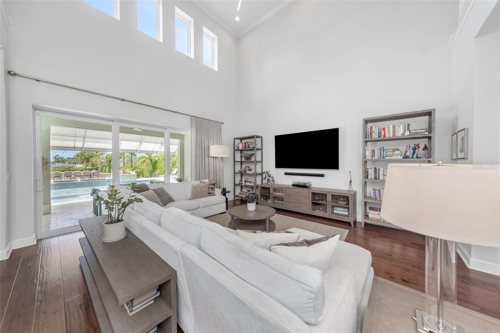 COVE/ROCKY POINT - Residential