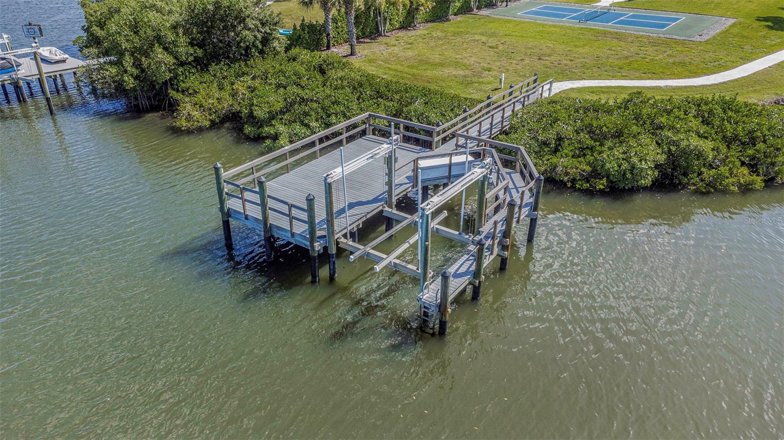 COVE/ROCKY POINT - Residential