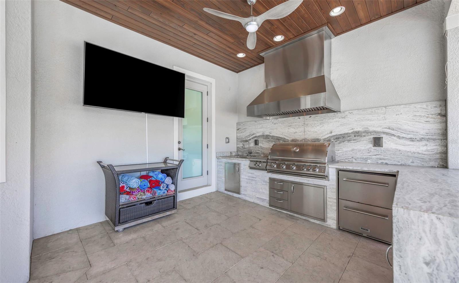 COVE/ROCKY POINT - Residential