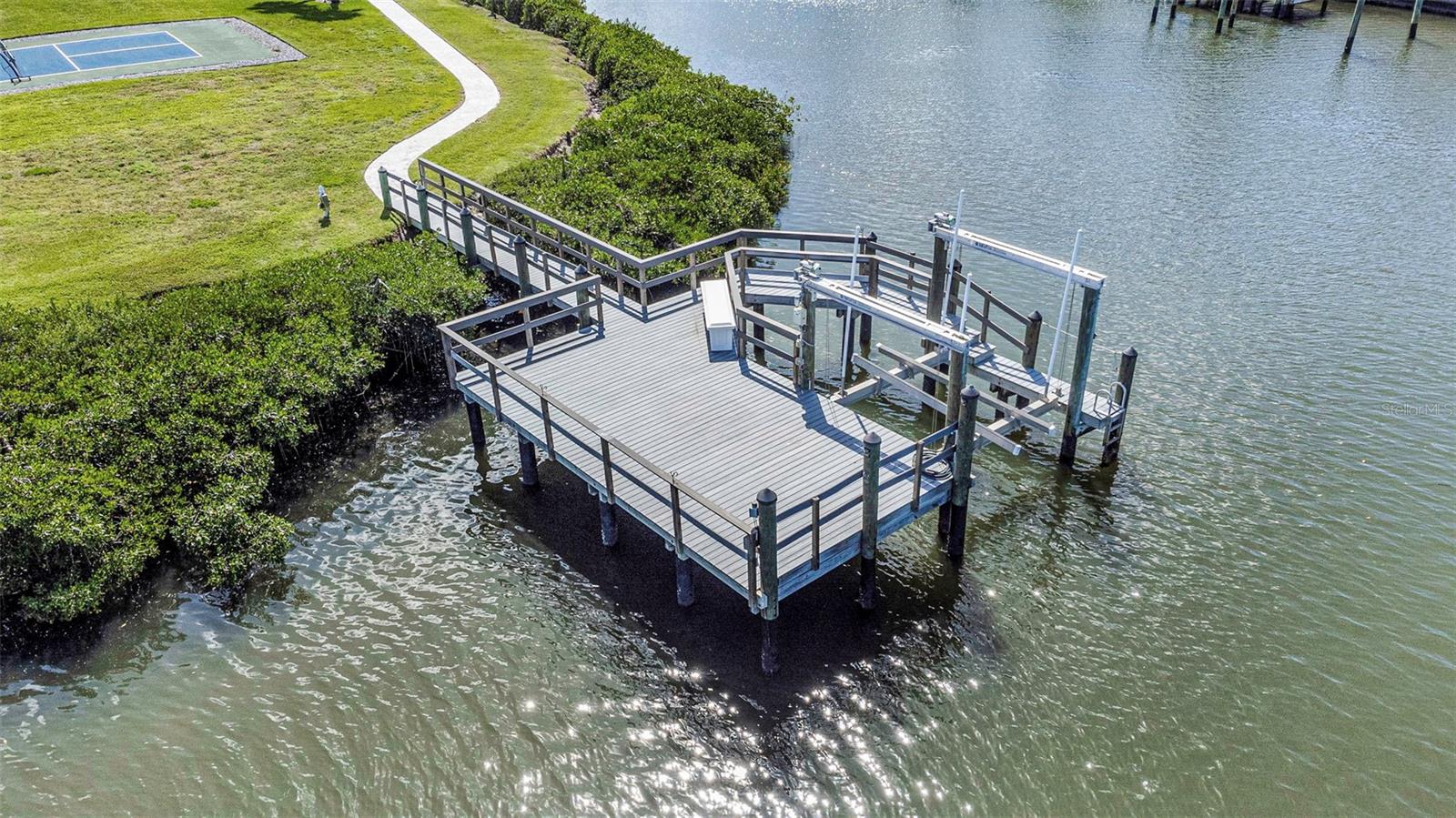 COVE/ROCKY POINT - Residential