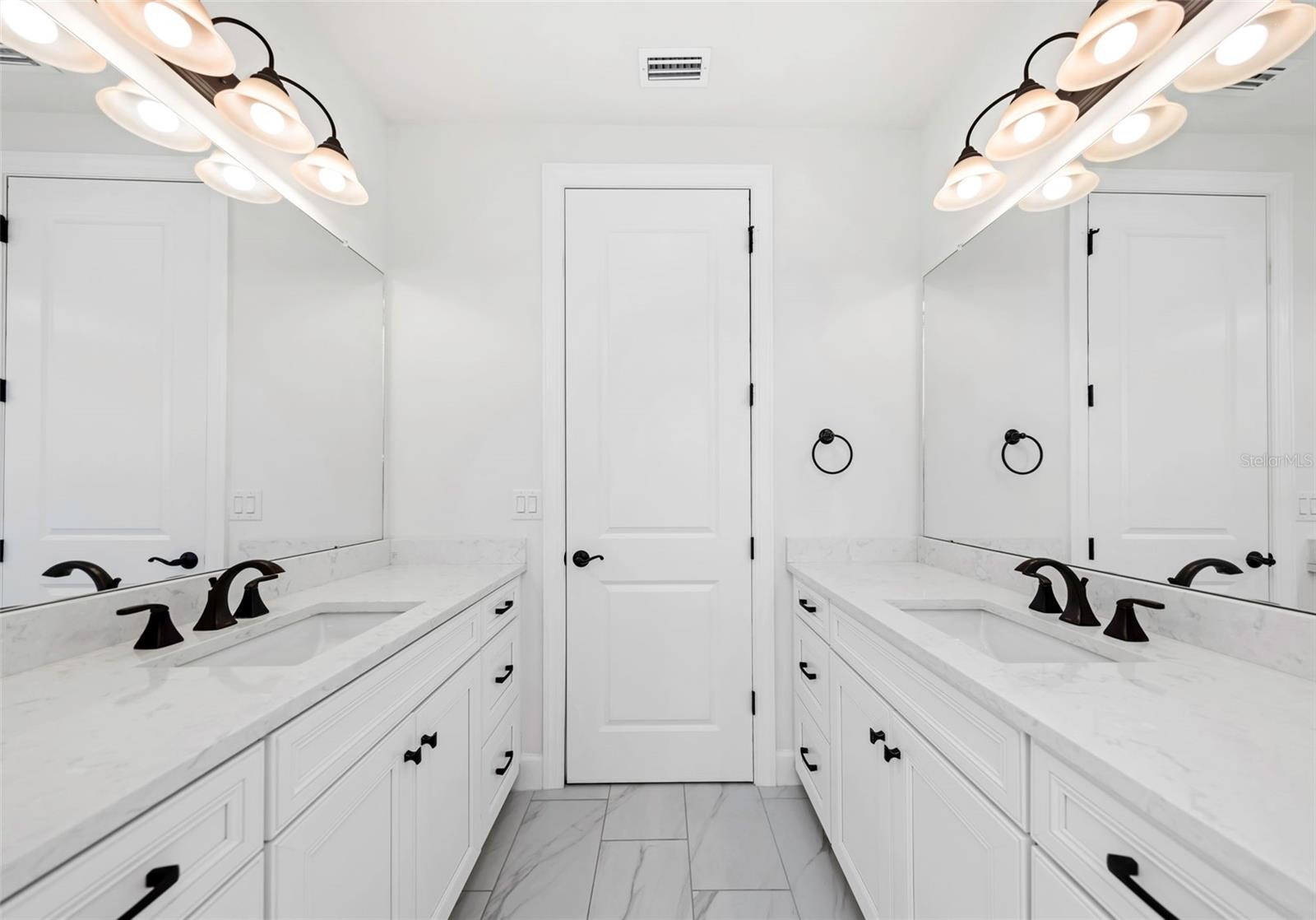 COVE/ROCKY POINT - Residential