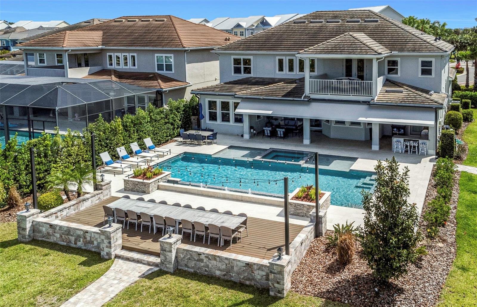 COVE/ROCKY POINT - Residential