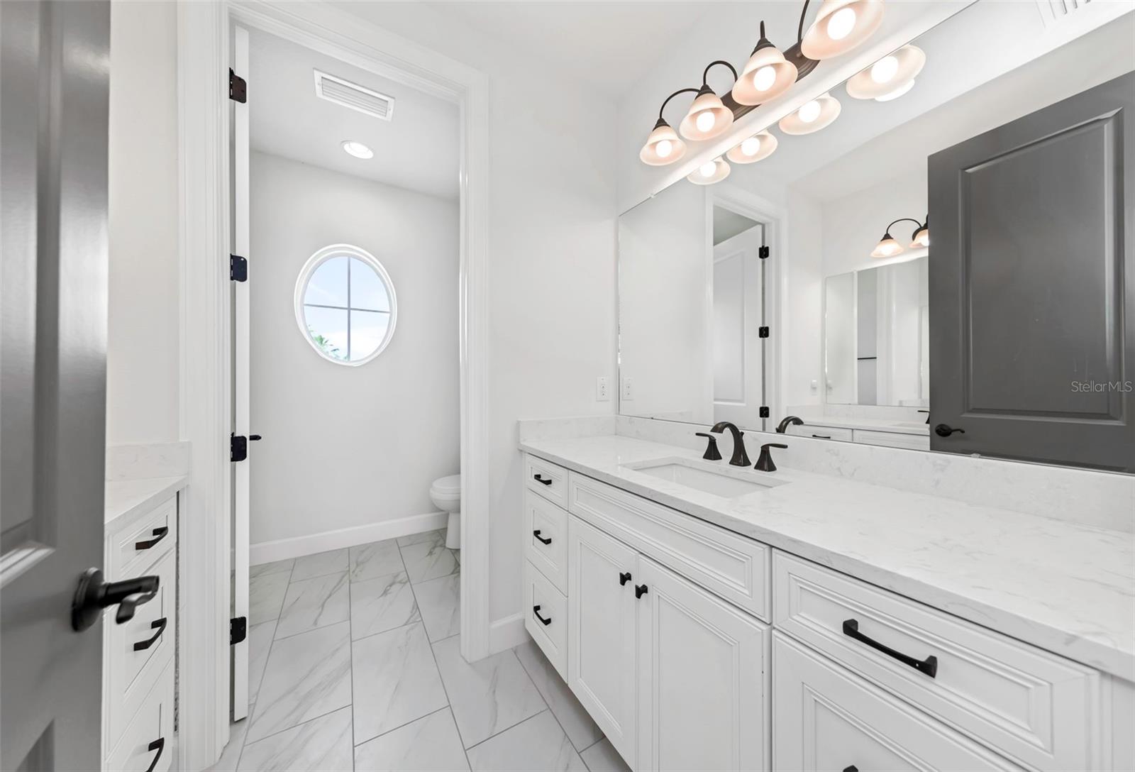 COVE/ROCKY POINT - Residential