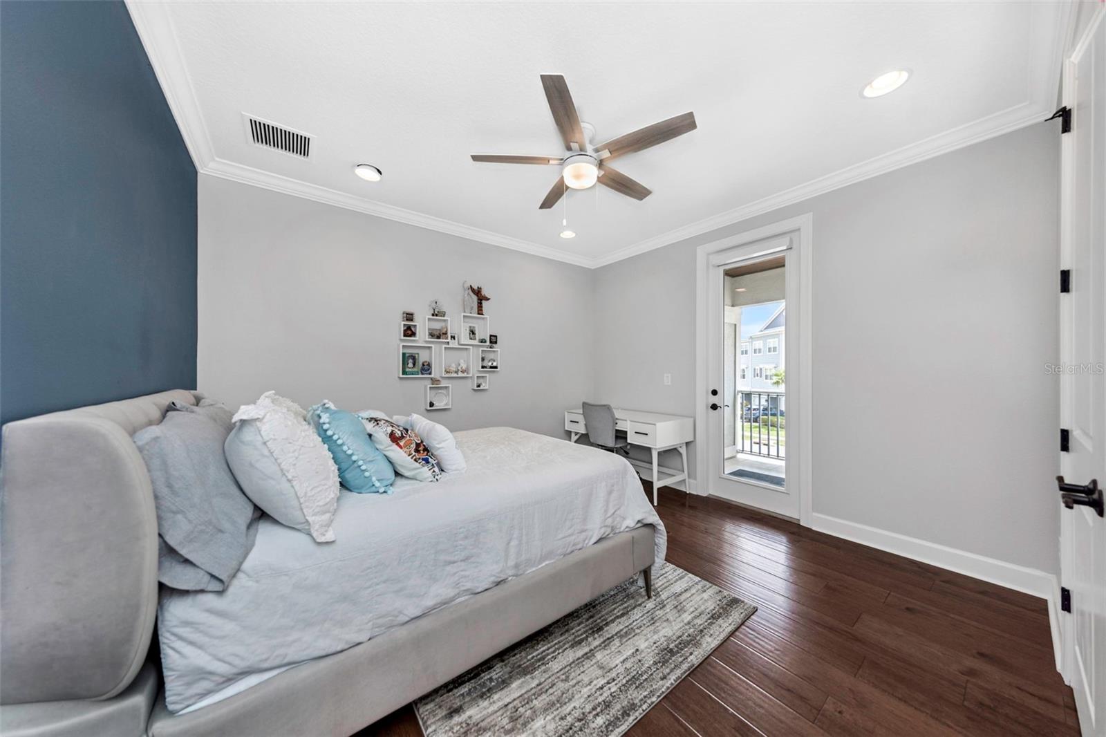 COVE/ROCKY POINT - Residential