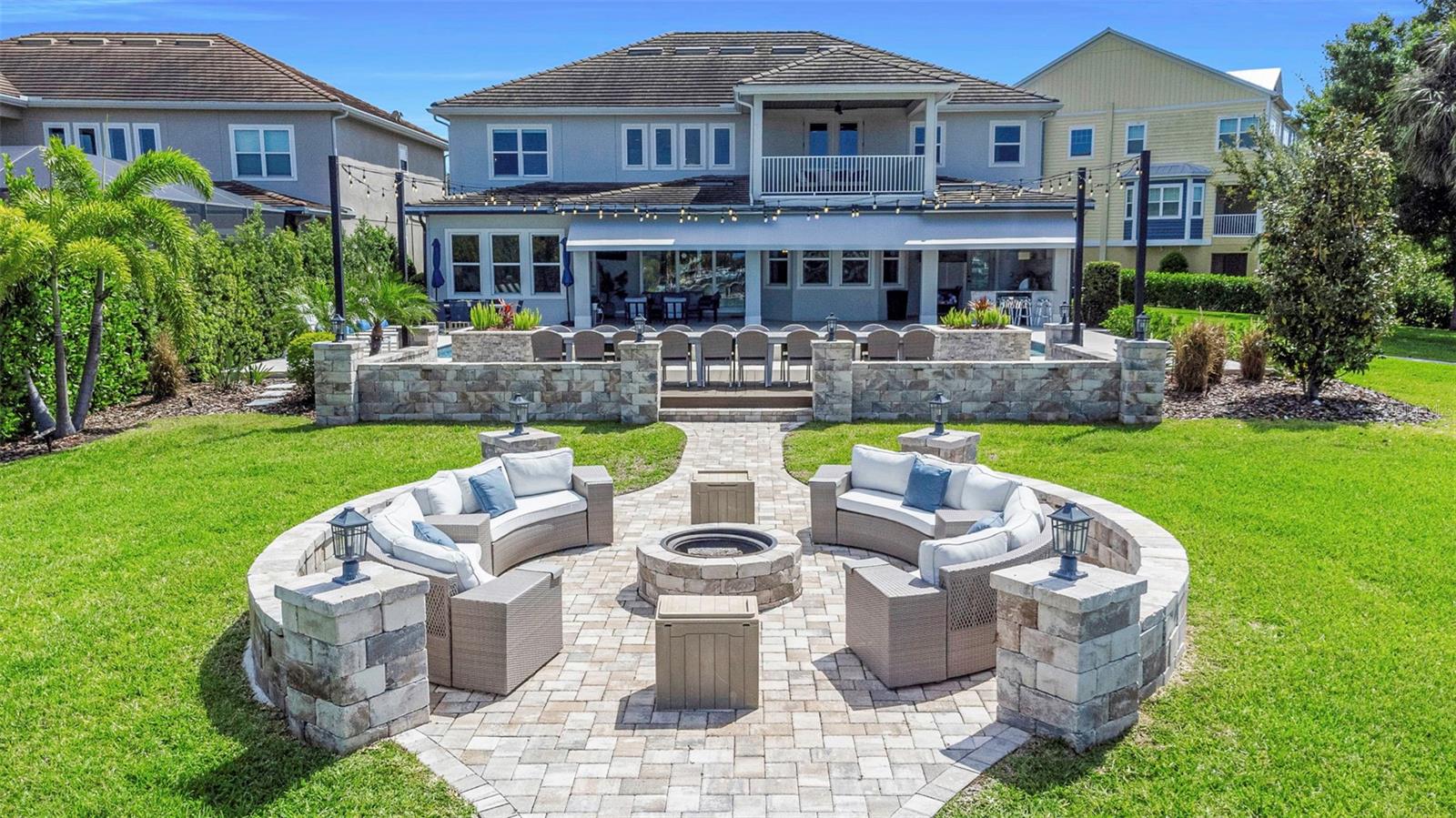 COVE/ROCKY POINT - Residential