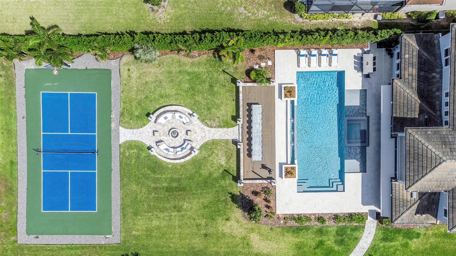 COVE/ROCKY POINT - Residential