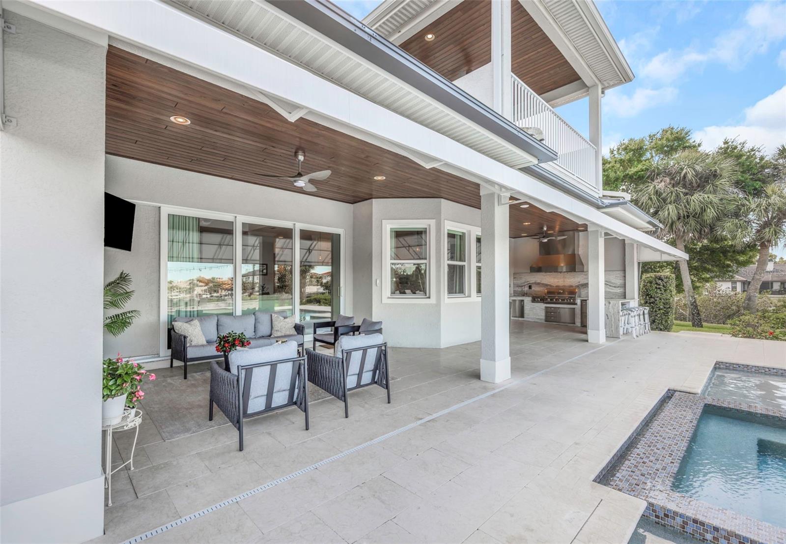 COVE/ROCKY POINT - Residential