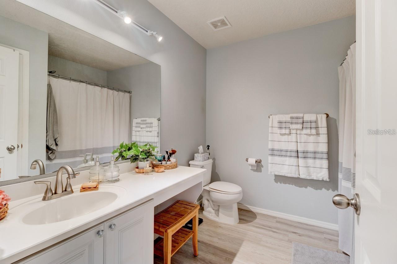 LANDINGS/SUGAR MILL - Residential