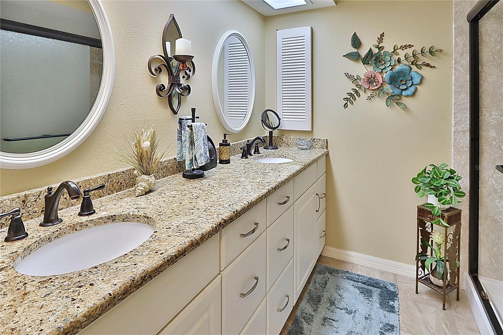 HIGHLAND LAKES VILLAS ON THE GREEN - Residential