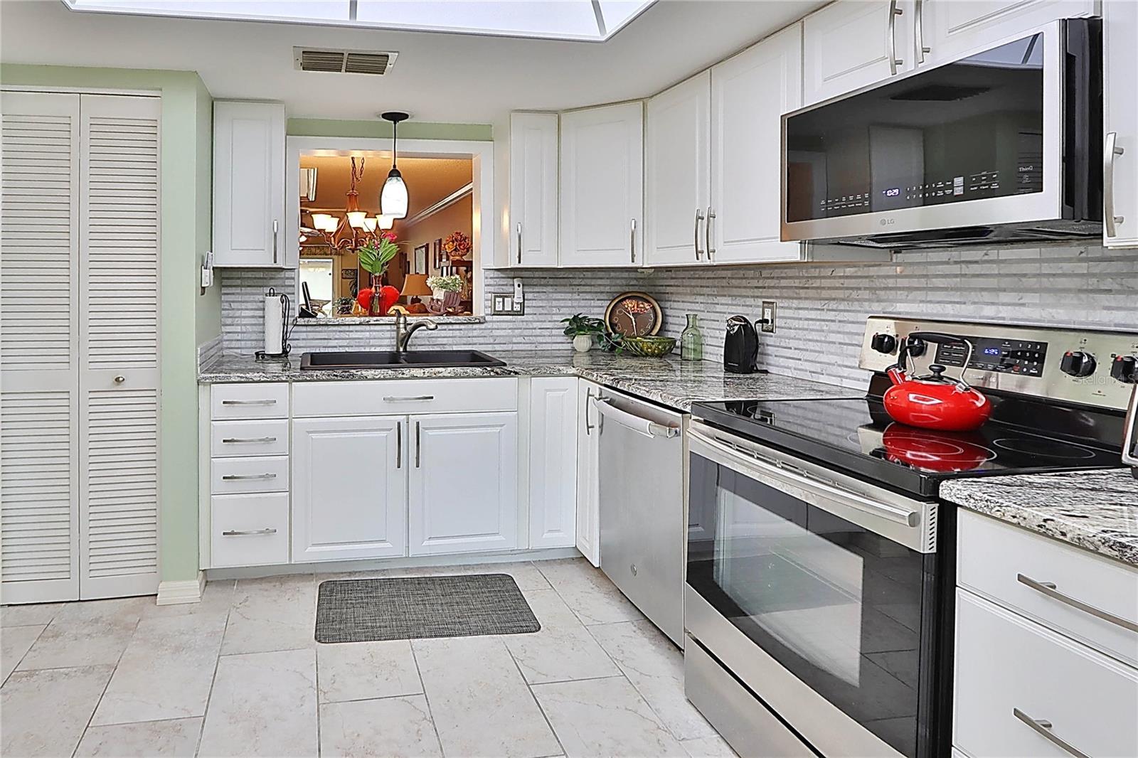 HIGHLAND LAKES VILLAS ON THE GREEN - Residential