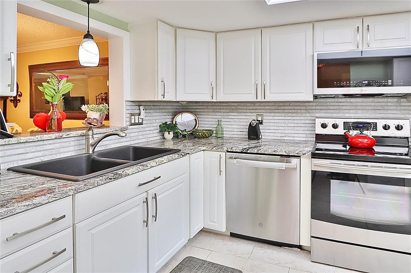 HIGHLAND LAKES VILLAS ON THE GREEN - Residential