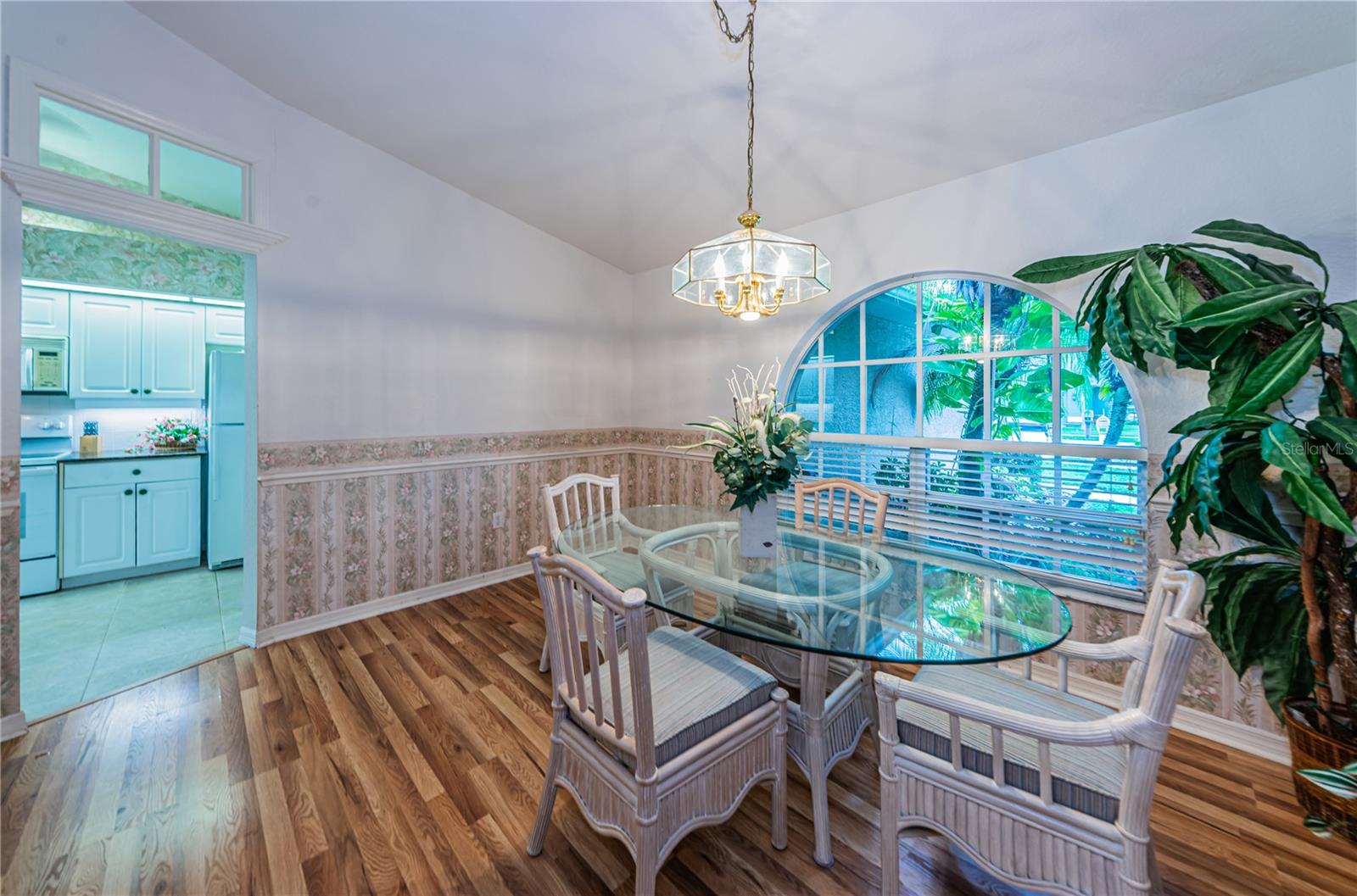 ELLINGTON ESTATES - Residential