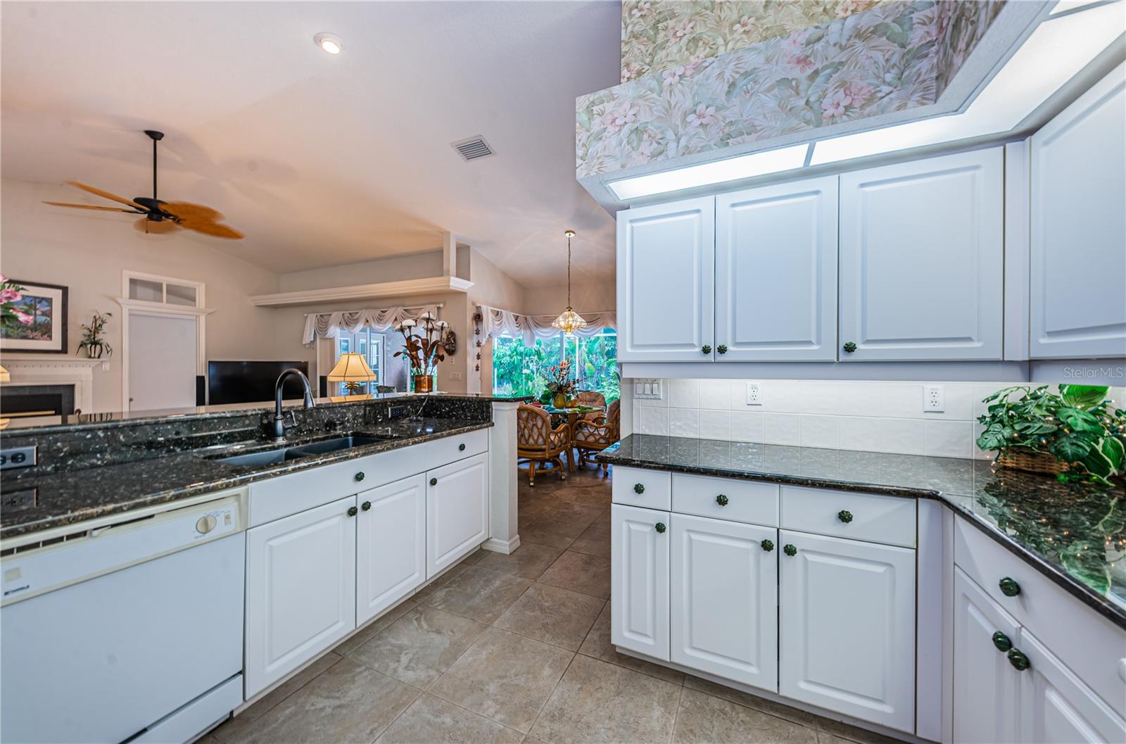 ELLINGTON ESTATES - Residential