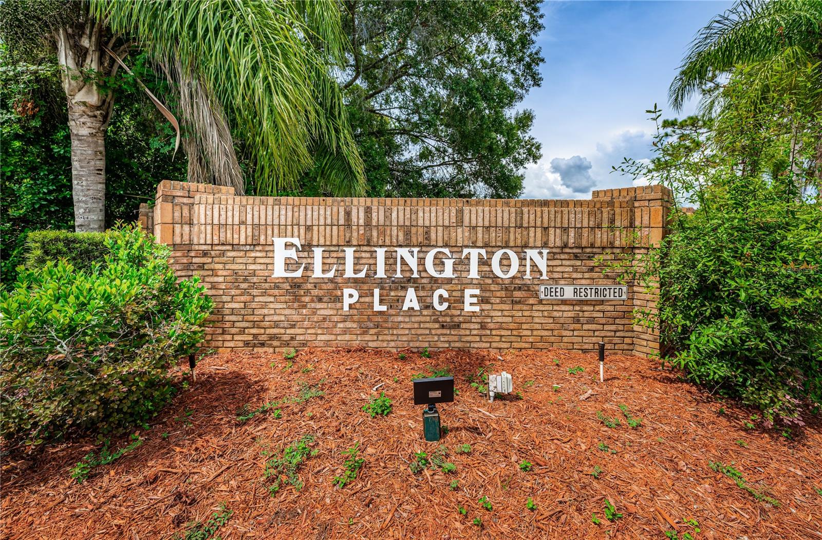 ELLINGTON ESTATES - Residential