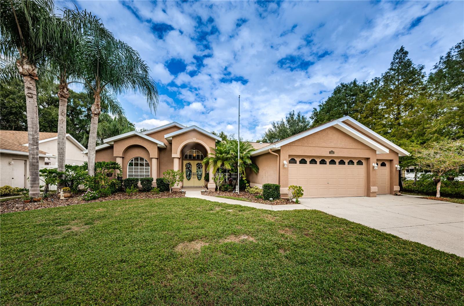 ELLINGTON ESTATES - Residential