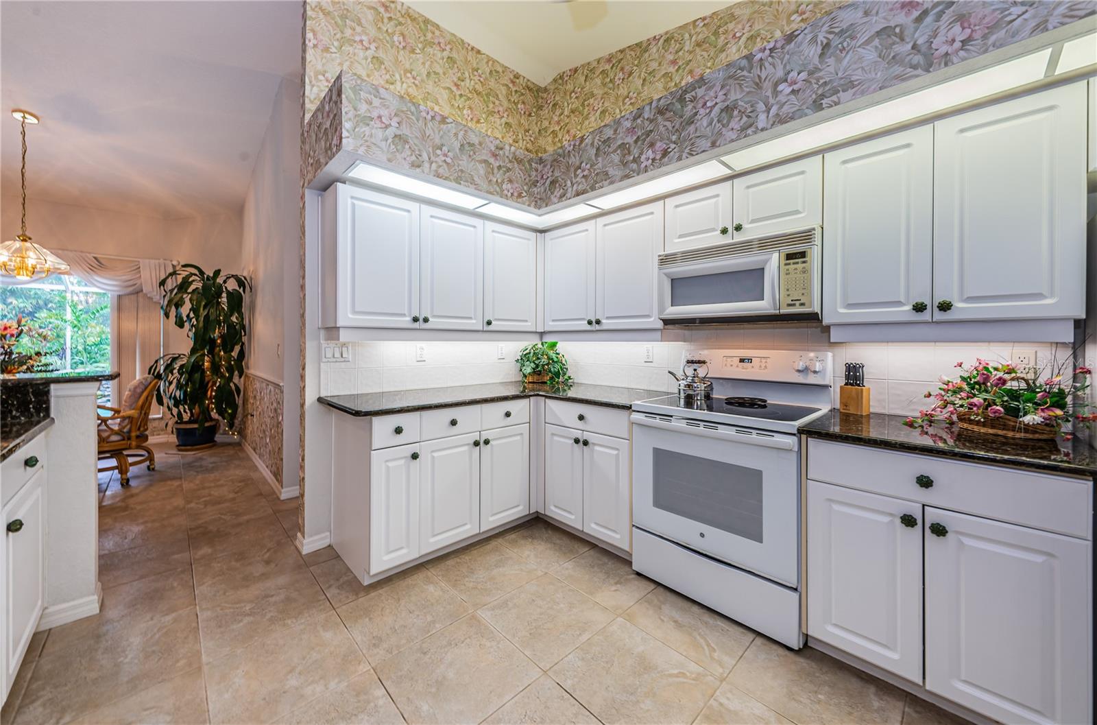 ELLINGTON ESTATES - Residential