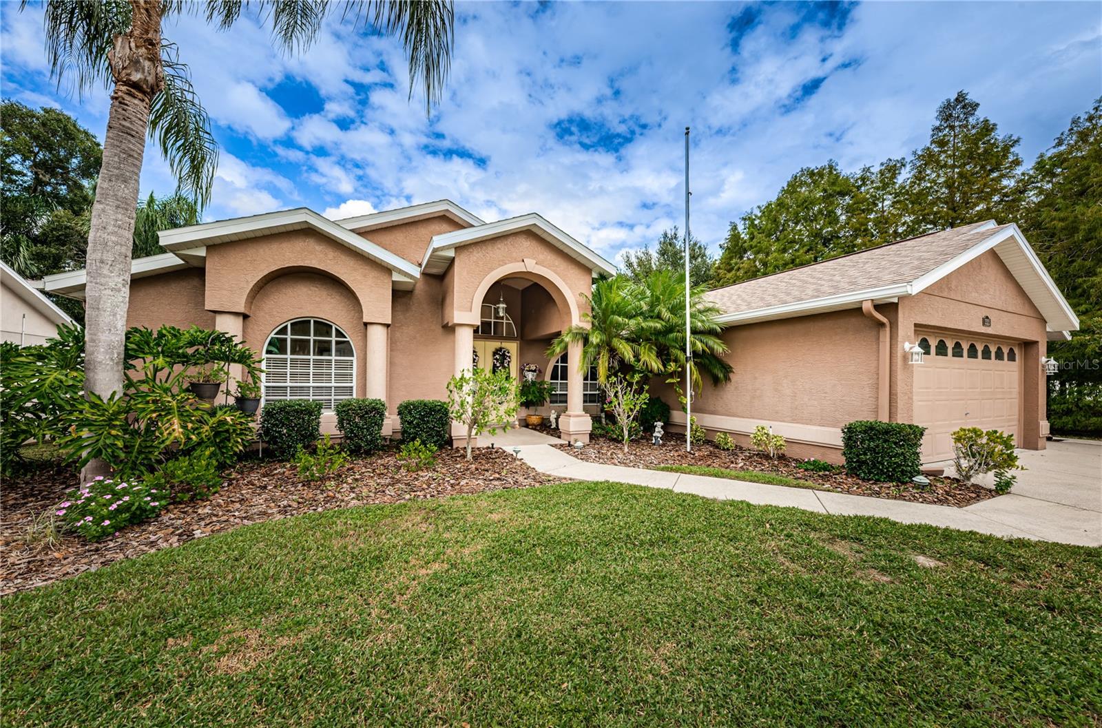 ELLINGTON ESTATES - Residential