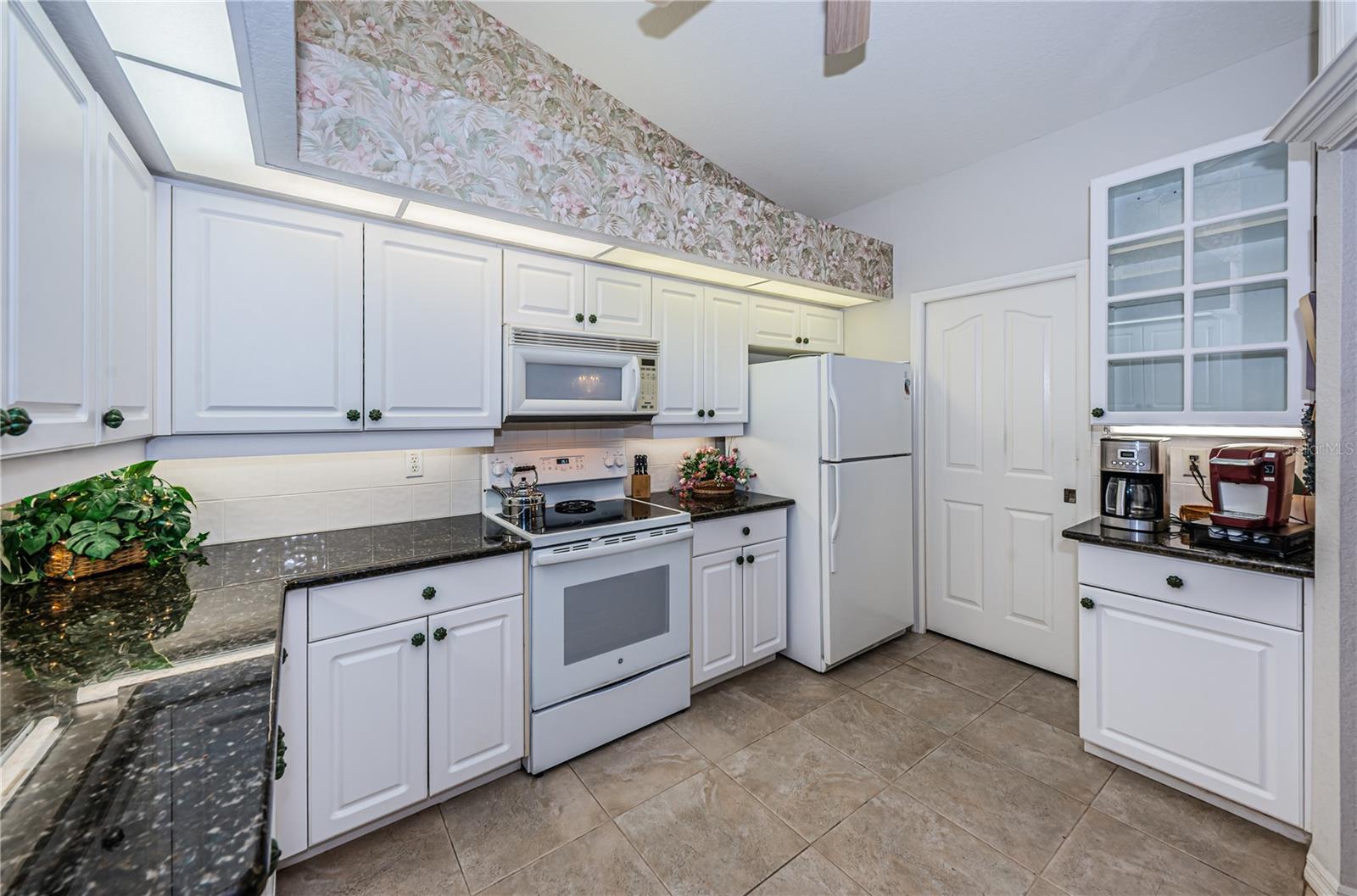 ELLINGTON ESTATES - Residential