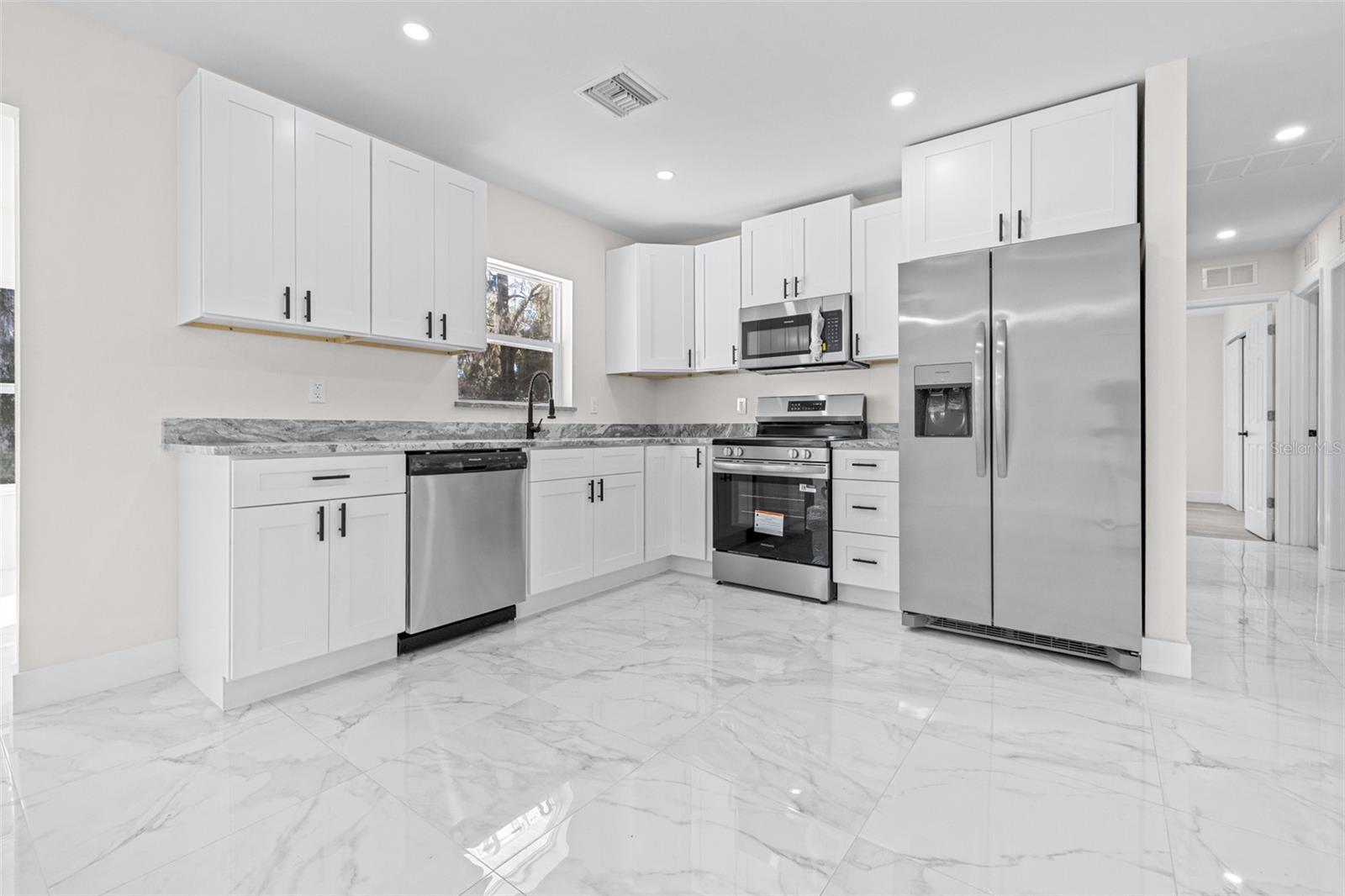 LAKEWOOD - Residential