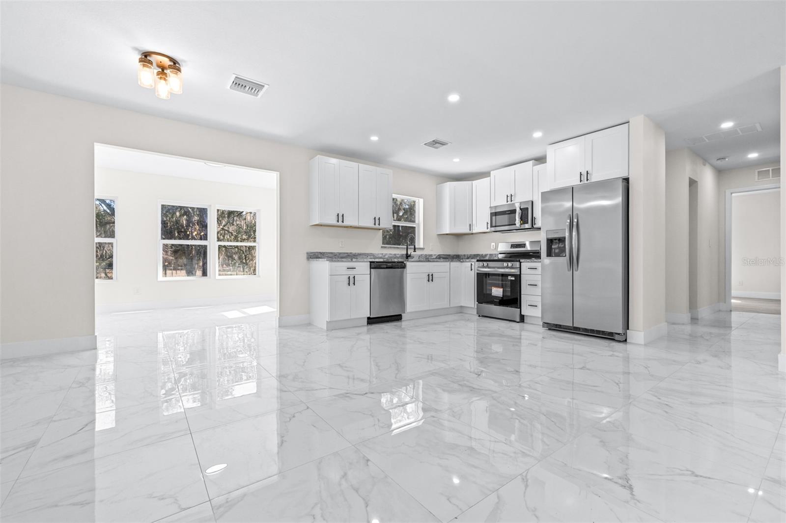 LAKEWOOD - Residential