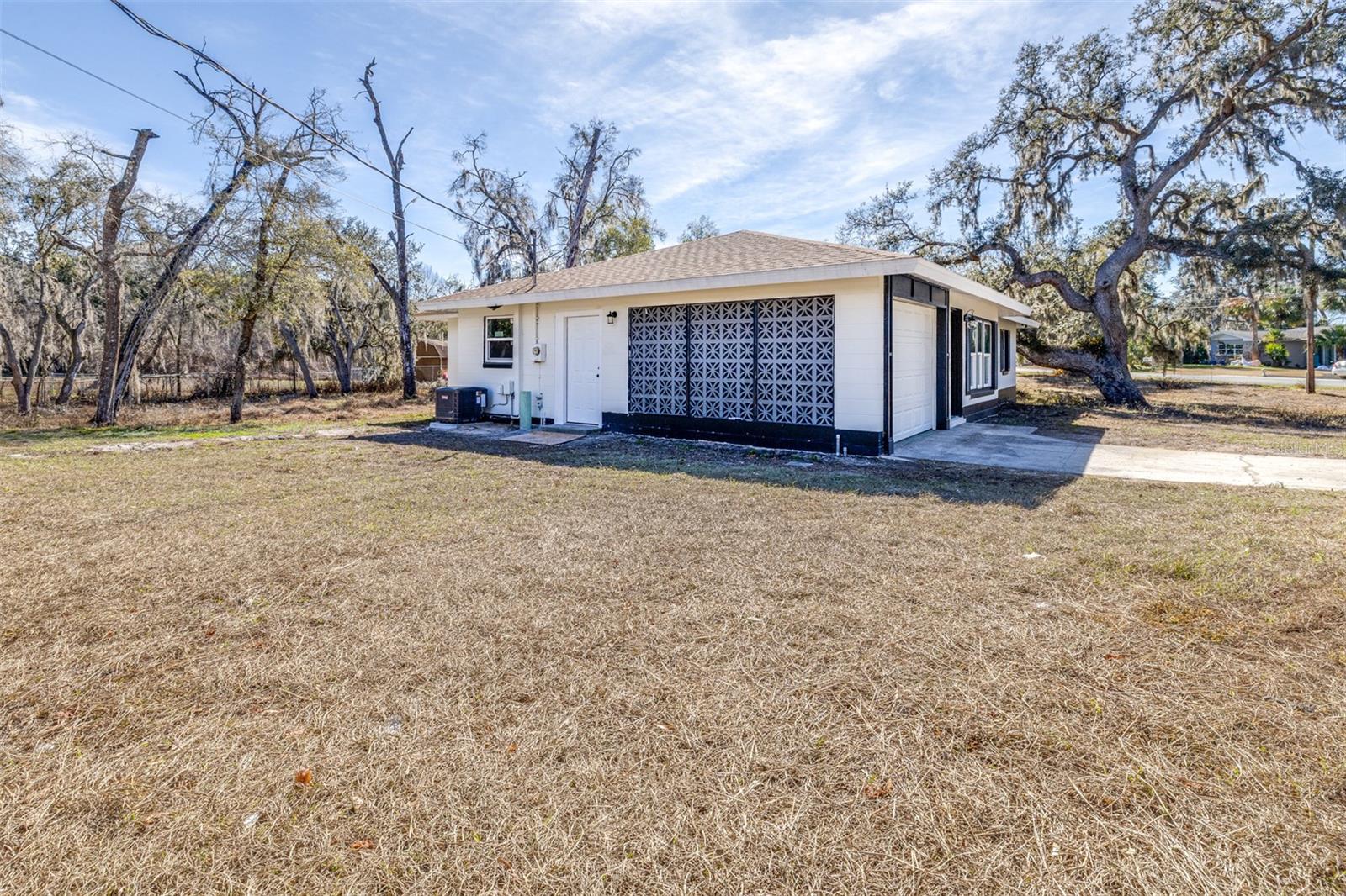 LAKEWOOD - Residential