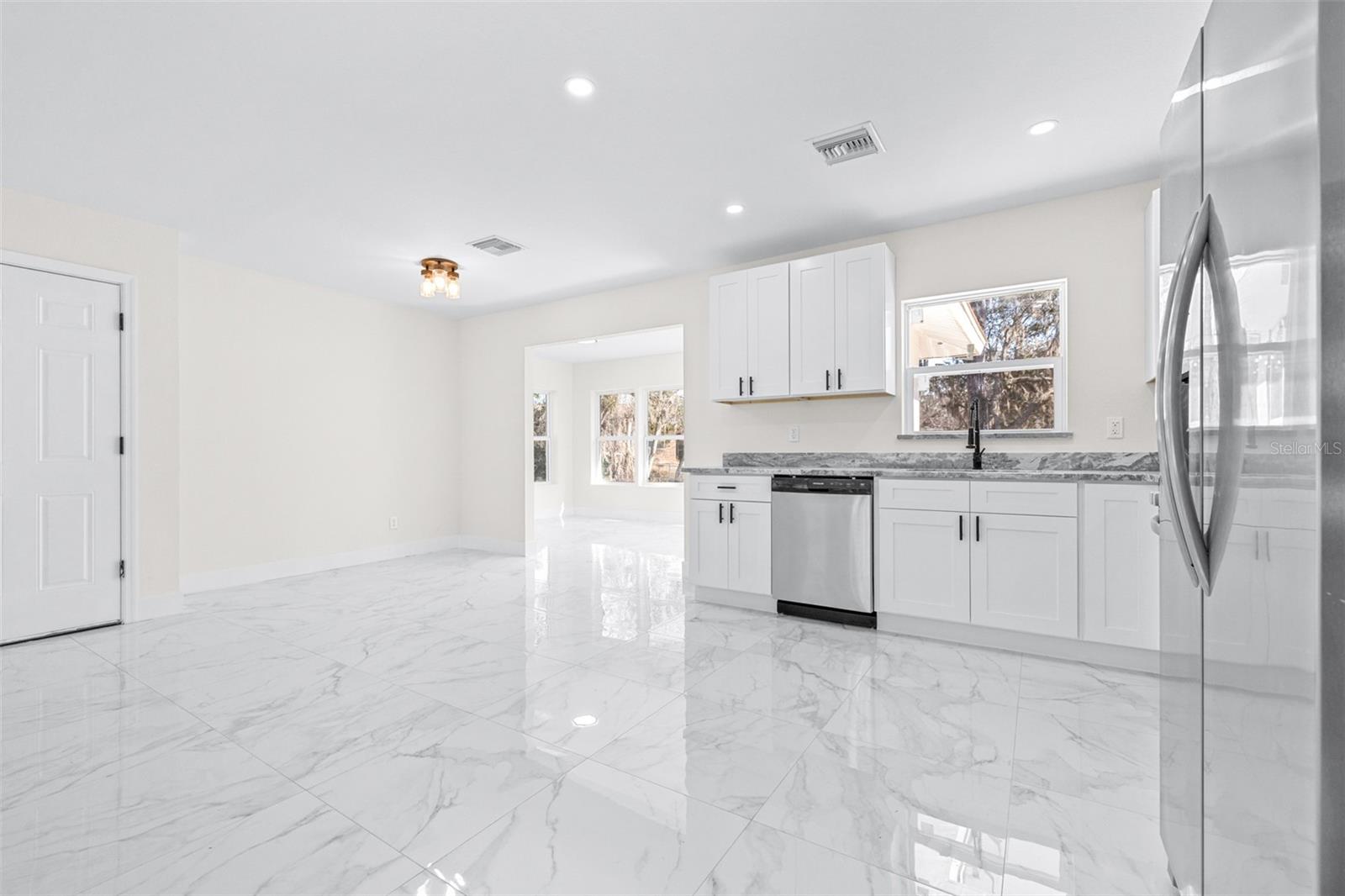 LAKEWOOD - Residential