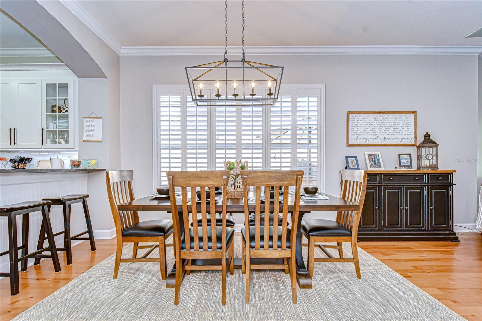 RIVER HILLS - Residential