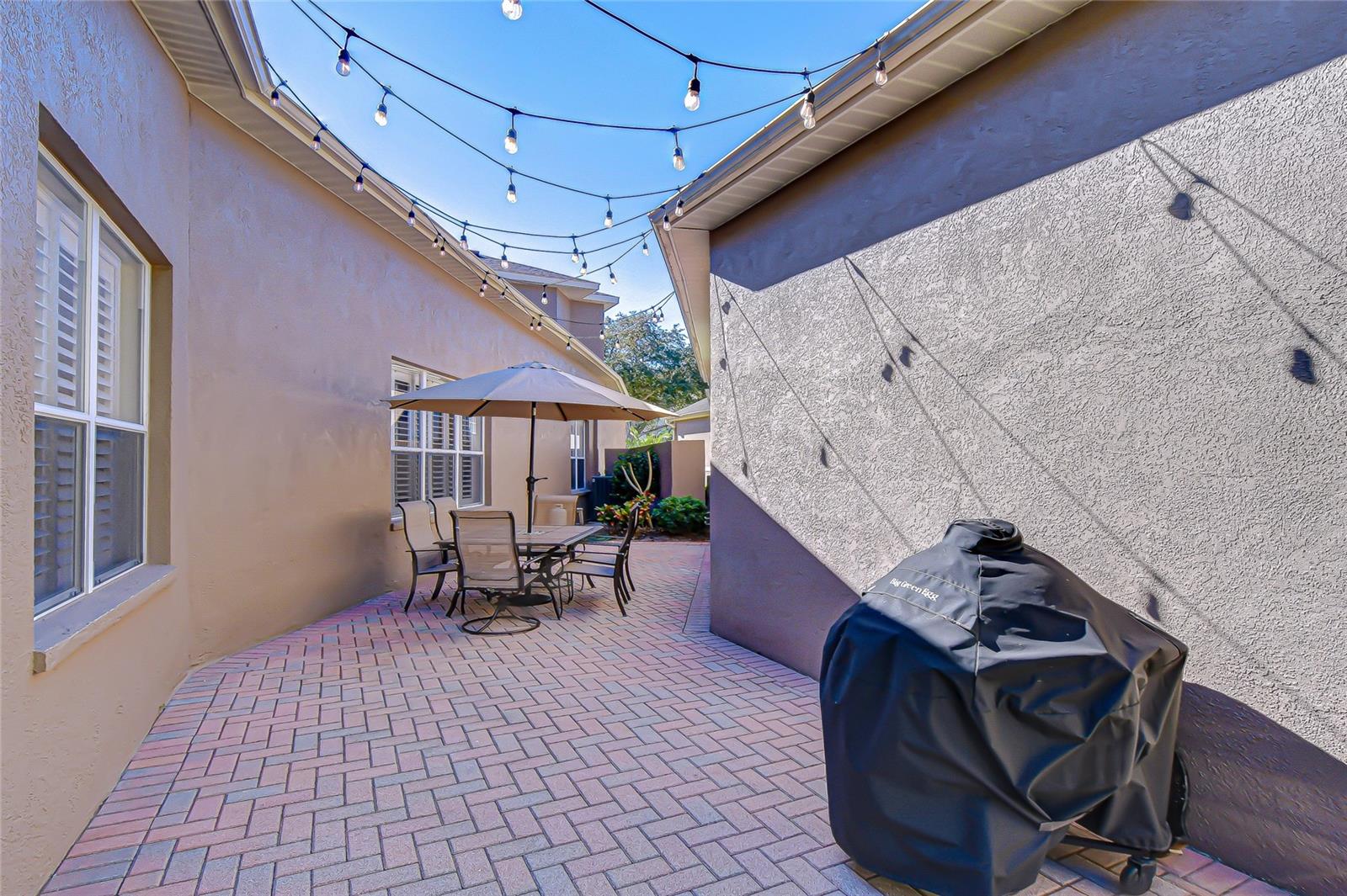 RIVER HILLS - Residential