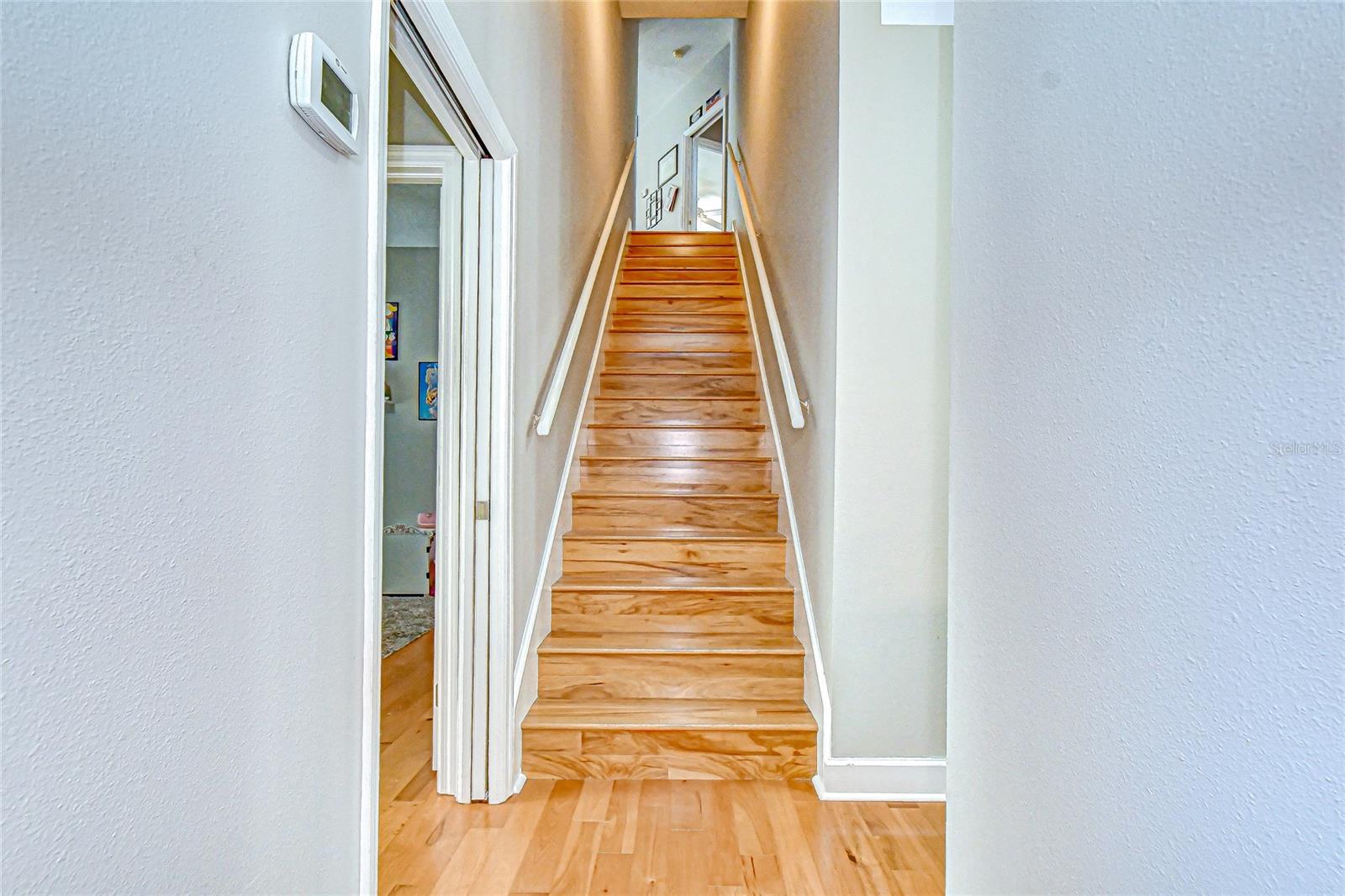 RIVER HILLS - Residential