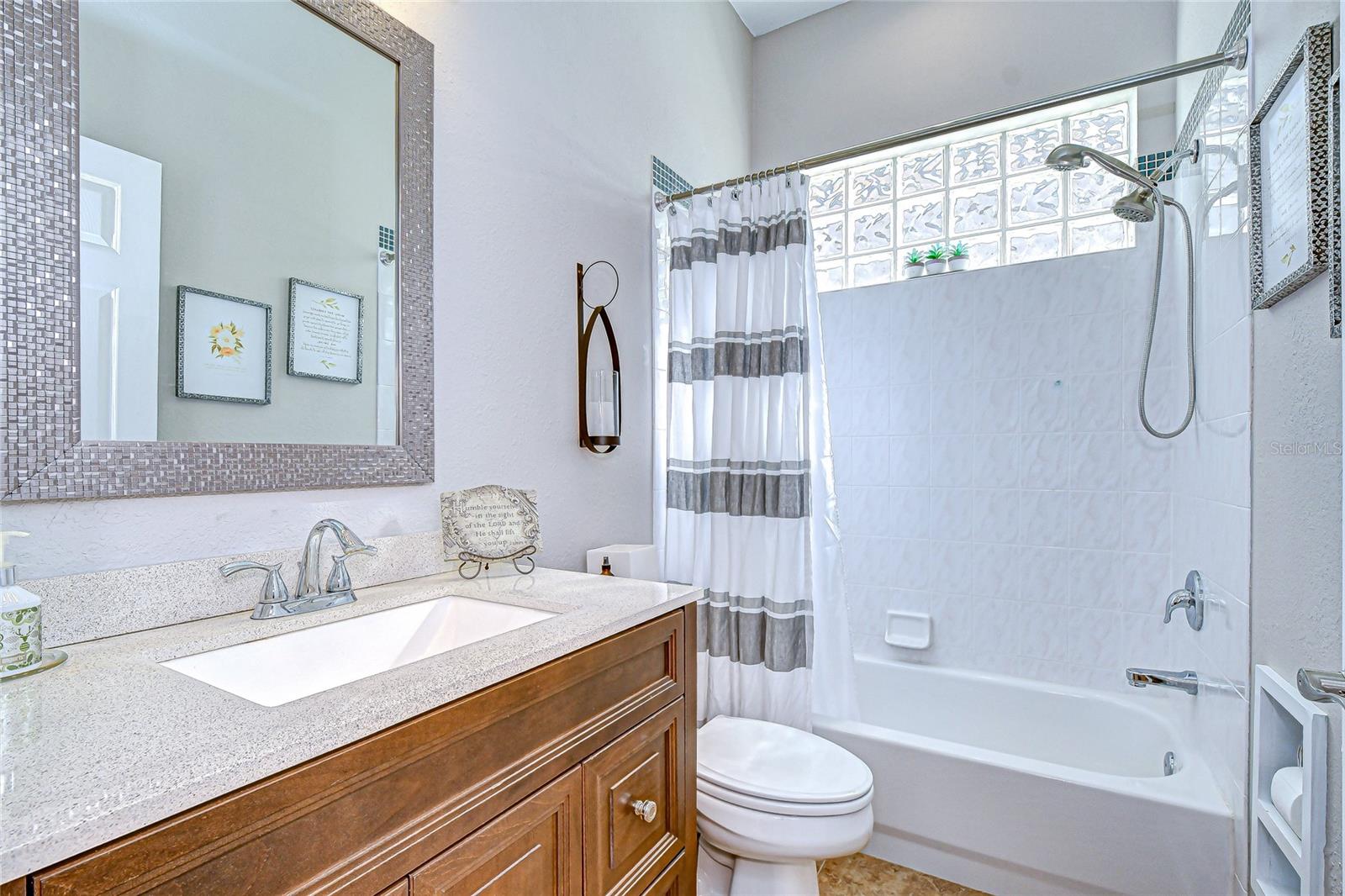 RIVER HILLS - Residential