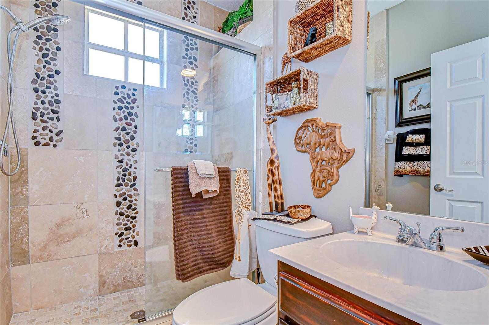 RIVER HILLS - Residential