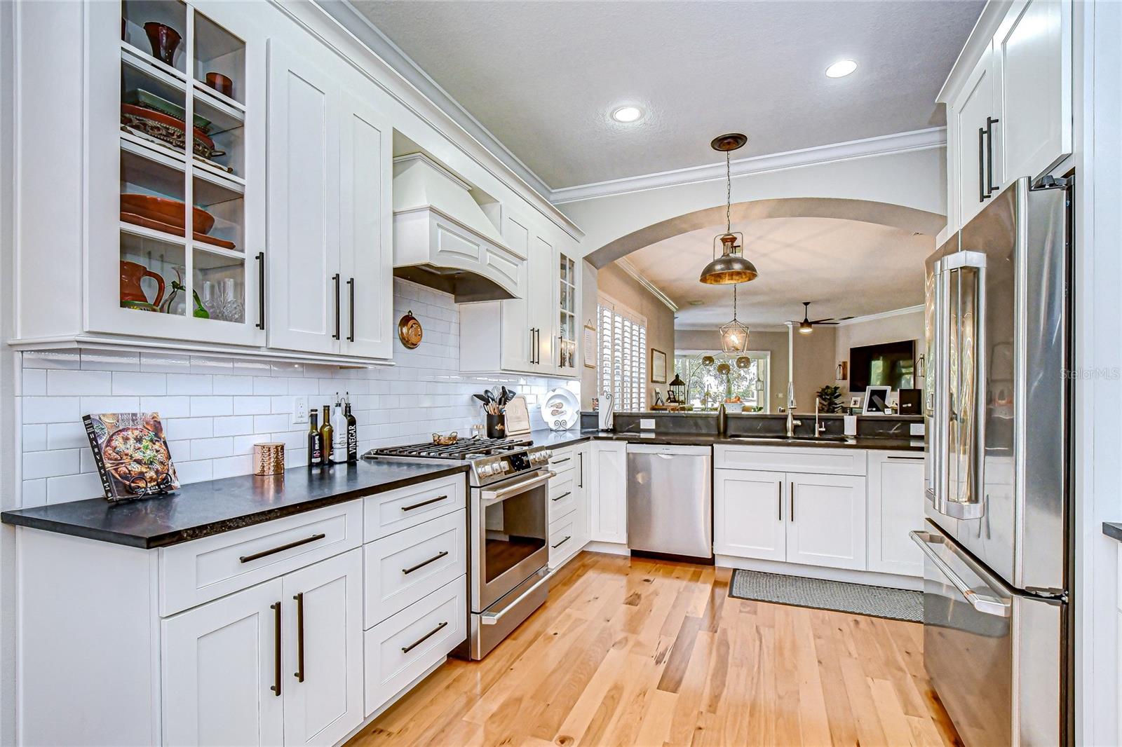 RIVER HILLS - Residential