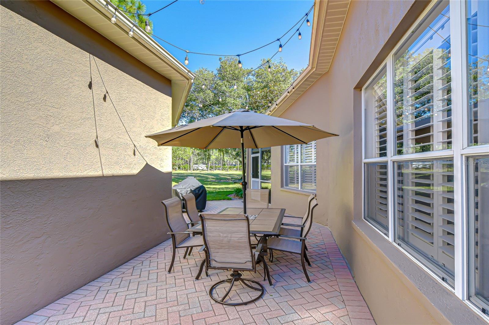 RIVER HILLS - Residential