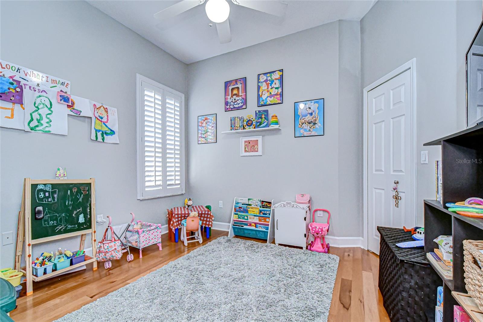 RIVER HILLS - Residential