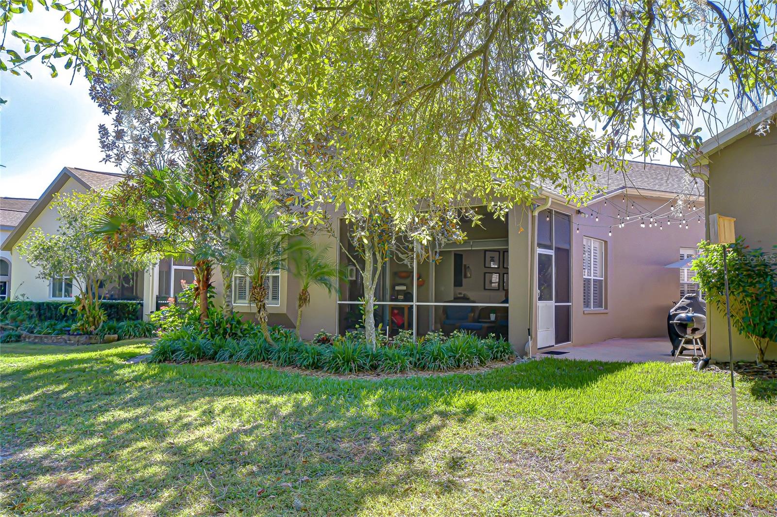 RIVER HILLS - Residential