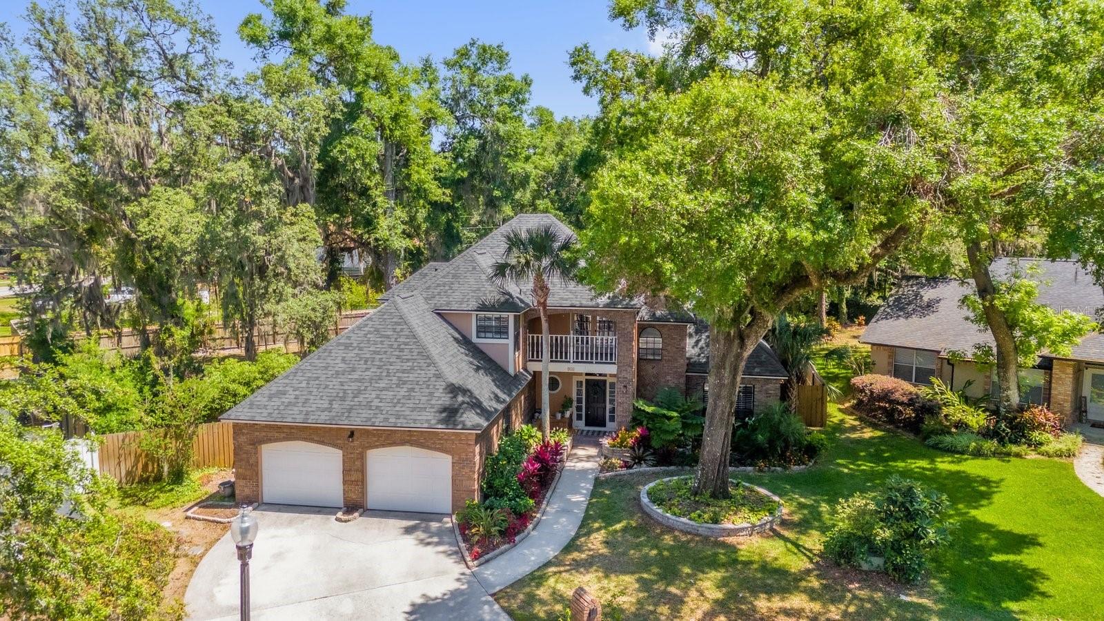 950 DEERWOOD LOOP