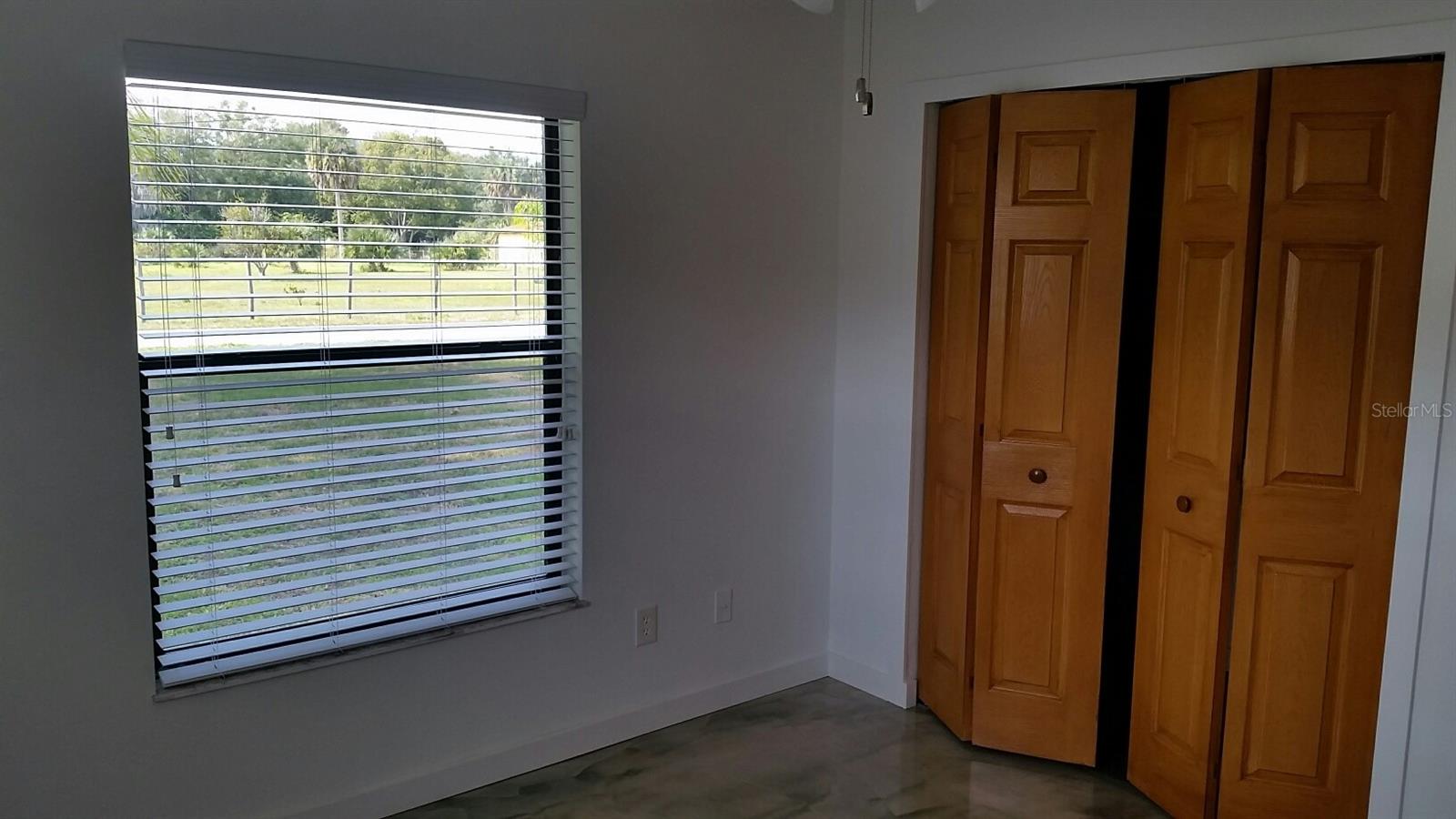 Sargents & Bradburys Sam Tr Oak Hill - Residential Lease